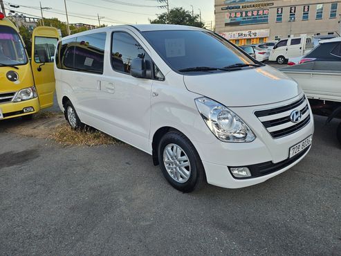 Hyundai Starex 12-Seater Wagon Smart — пробег 182 400 км — фото 2 из 5