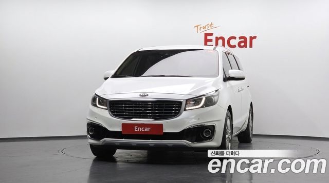 Kia Carnival Gasoline 7-seater Limousine President — пробег 45 219 км — фото 3 из 5