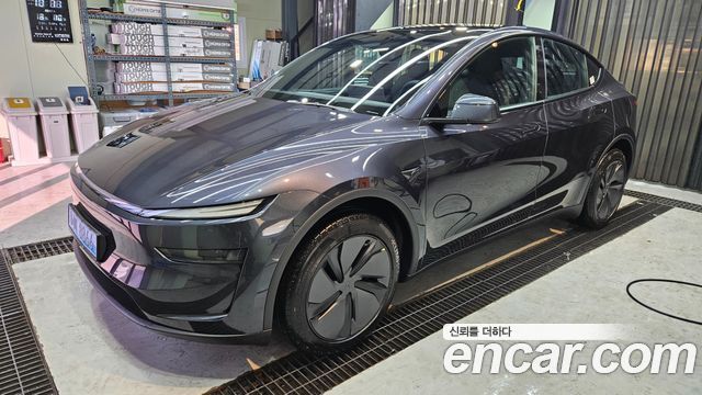 Tesla Model Y Long Range AWD — пробег 11 500 км — фото 2 из 5