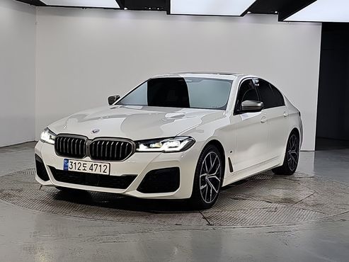 BMW 5-Series 530i xDrive M Sport Package — пробег 28 900 км — фото 1 из 5