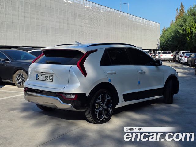 Kia Niro Prestige — пробег 84 420 км — фото 3 из 5