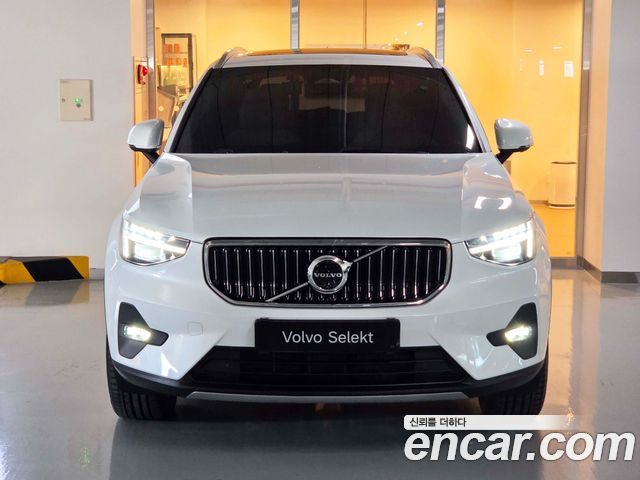Volvo XC40 B4 Ultra Bright — пробег 5 557 км — фото 3 из 5