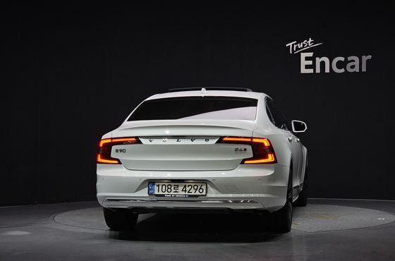 Volvo S90 B6 AWD Inscription — пробег 16 077 км — фото 4 из 5