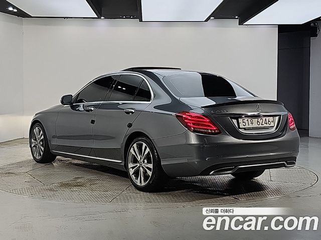 Mercedes-Benz C-Class C220 d Avantgarde — пробег 100 356 км — фото 3 из 5
