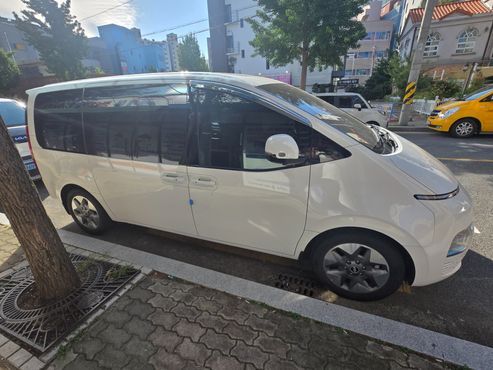 Hyundai Staria Tourer 9-Seater Modern — пробег 48 686 км — фото 4 из 5