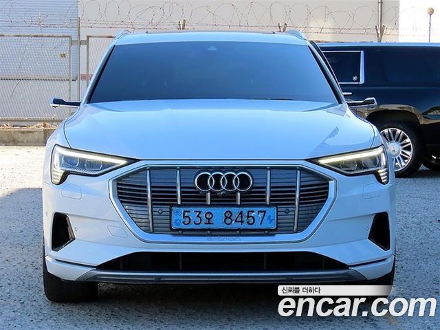 Audi e-tron 55 Quattro — пробег 74 469 км — фото 2 из 5