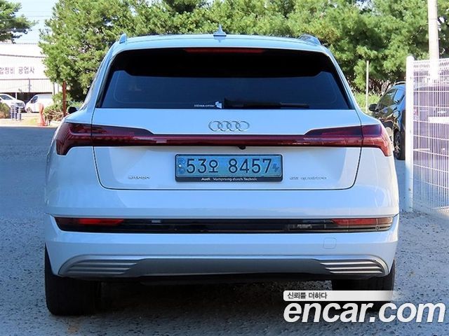 Audi e-tron 55 Quattro — пробег 74 469 км — фото 4 из 5