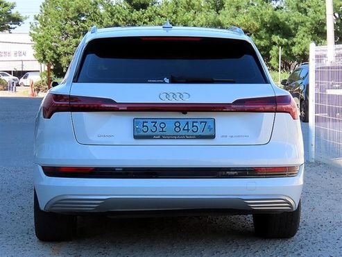Audi e-tron 55 Quattro — пробег 74 469 км — фото 4 из 5