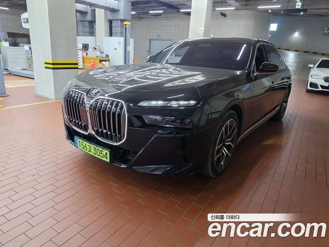 BMW 7-Series 740i xDrive M Sport — пробег 5 162 км — фото 1 из 5