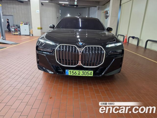 BMW 7-Series 740i xDrive M Sport — пробег 5 162 км — фото 3 из 5