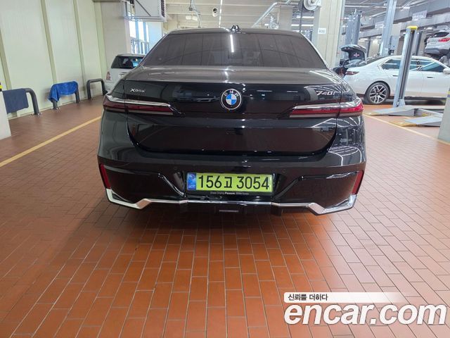 BMW 7-Series 740i xDrive M Sport — пробег 5 162 км — фото 4 из 5