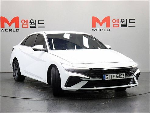 Hyundai AVANTE 1.6 Inspiration — пробег 15 058 км — фото 2 из 5