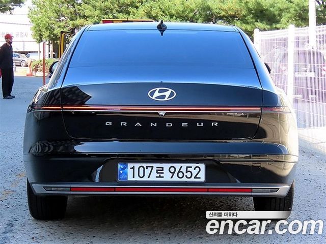 Hyundai Grandeur 2,5 Gasoline 2WD Premium — пробег 12 126 км — фото 4 из 5