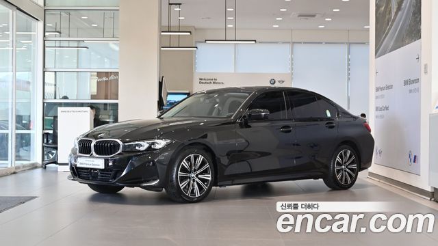 BMW 3-Series 320i — пробег 8 102 км — фото 1 из 5