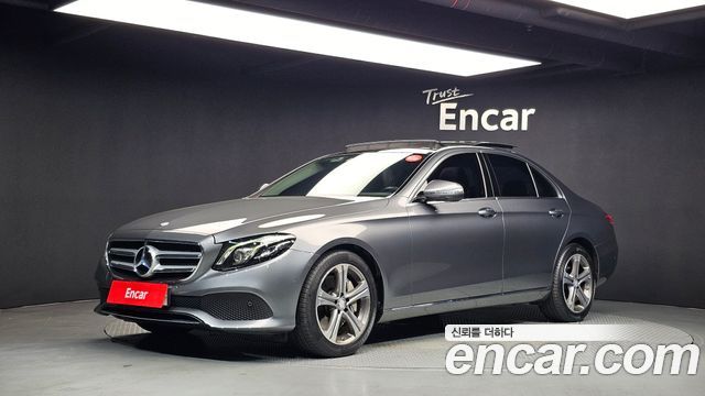 Mercedes-Benz E-Class E300 4MATIC Avnatgarde — пробег 66 647 км — фото 1 из 5