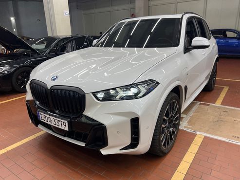 BMW X5 xDrive 50e M Sport — пробег 15 117 км — фото 1 из 5