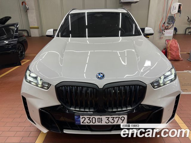 BMW X5 xDrive 50e M Sport — пробег 15 117 км — фото 3 из 5