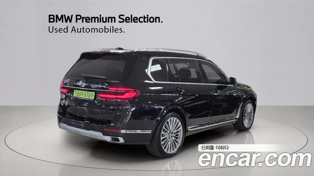 BMW X7 xDrive 40i Design Pure Excellence 6-Seater — пробег 5 061 км — фото 2 из 5