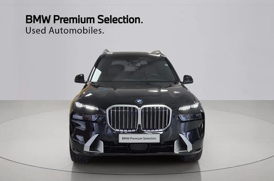 BMW X7 xDrive 40i Design Pure Excellence 6-Seater — пробег 5 061 км — фото 3 из 5