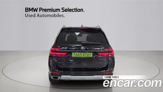 BMW X7 xDrive 40i Design Pure Excellence 6-Seater — пробег 5 061 км — фото 4 из 5