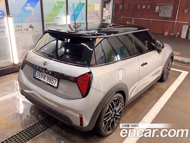 Mini Cooper Favoured — пробег 21 000 км — фото 2 из 5