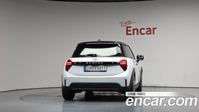 Mini Cooper Classic — пробег 7 680 км — фото 4 из 5