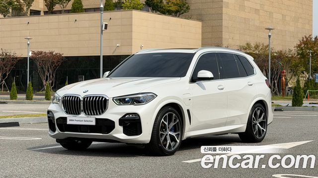 BMW X5 xDrive 45e M Sport — пробег 94 563 км — фото 1 из 5