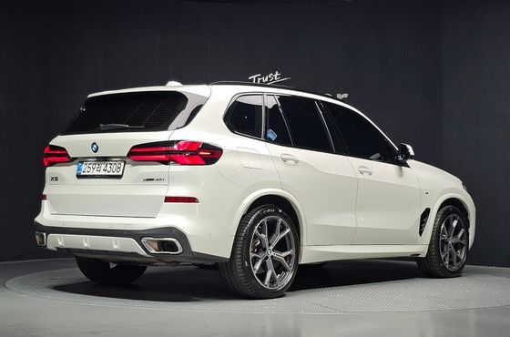 BMW X5 xDrive 40i M Sport — пробег 32 658 км — фото 2 из 5