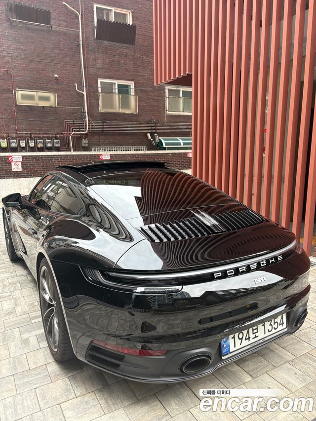 Porsche 911 Carrera — пробег 16 850 км — фото 2 из 5