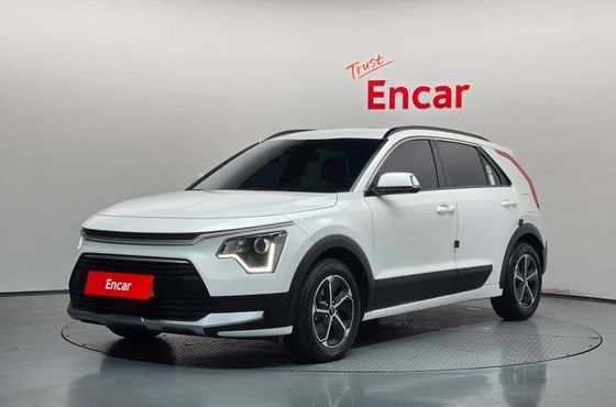 Kia Niro Prestige — пробег 45 362 км — фото 1 из 5