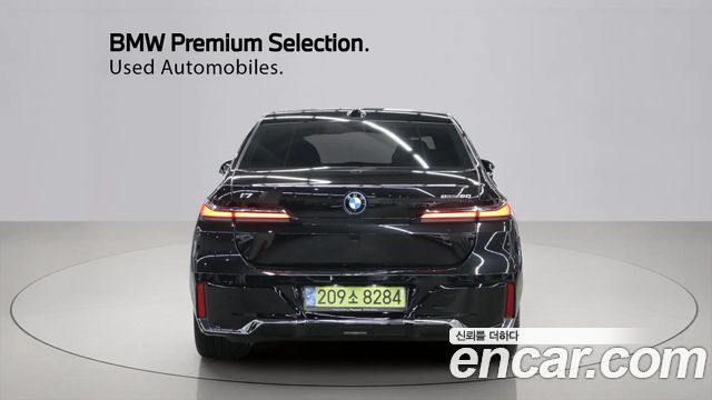 BMW i7 eDrive 50 M Sport — пробег 32 021 км — фото 4 из 5