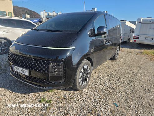 Hyundai Staria HEV 1.6T Lounge 9-Seater Inspiration — пробег 13 700 км — фото 1 из 5