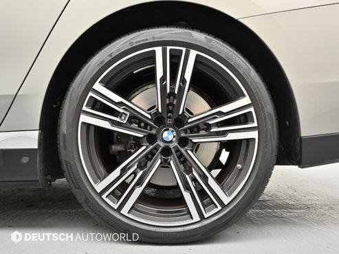 BMW 7-Series 750e xDrive M Sport — пробег 22 400 км — фото 5 из 5