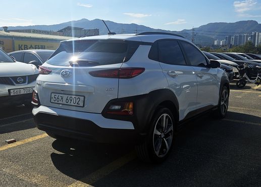 Hyundai Kona 1.6 Turbo 2WD Modern pop — пробег 132 496 км — фото 4 из 5