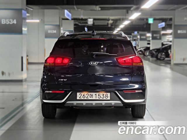 Kia Niro Luxury — пробег 148 660 км — фото 4 из 5