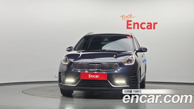 Kia Niro Prestige — пробег 110 111 км — фото 3 из 5