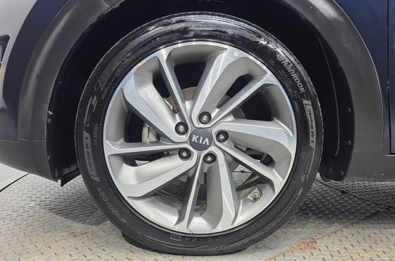 Kia Niro Prestige — пробег 110 111 км — фото 5 из 5