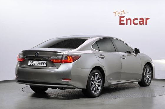 Lexus ES Supreme XV60 — пробег 83 830 км — фото 2 из 5
