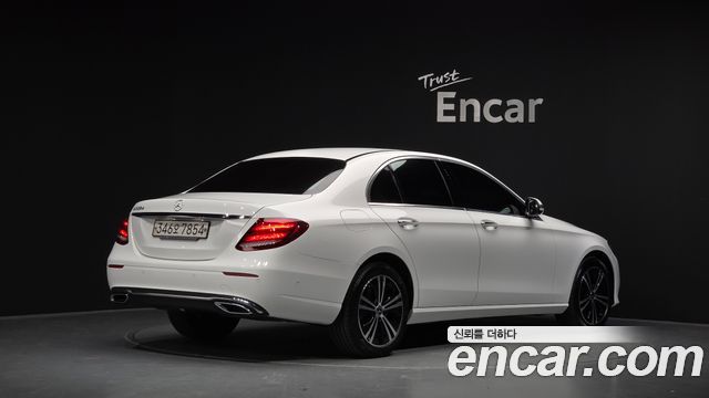 Mercedes-Benz E-Class E220d Avantgarde — пробег 56 494 км — фото 2 из 5