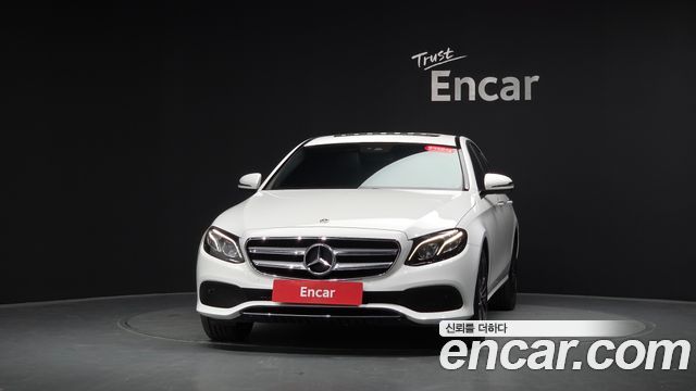 Mercedes-Benz E-Class E220d Avantgarde — пробег 56 494 км — фото 3 из 5