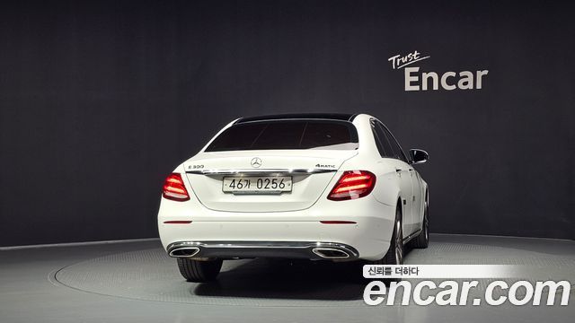 Mercedes-Benz E-Class E300 4MATIC Avnatgarde — пробег 102 253 км — фото 4 из 5