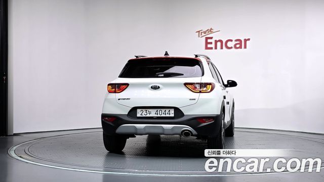 Kia Stonic из Кореи Encar