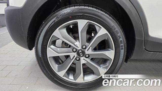 Kia Stonic из Кореи Encar