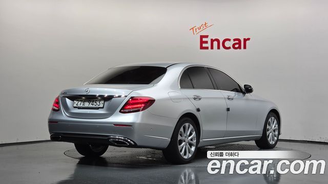 Mercedes-Benz E-Class из Кореи Encar