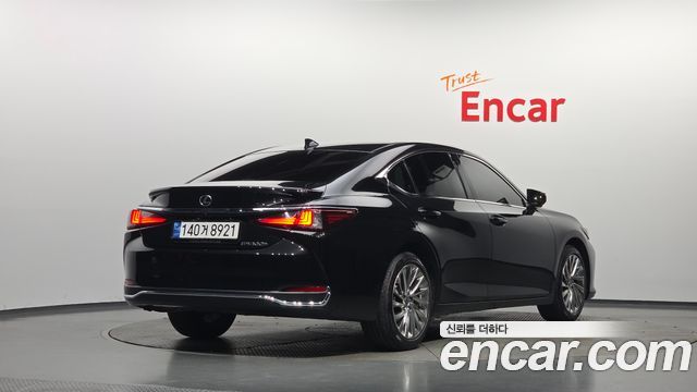 Lexus ES Executive — пробег 61 300 км — фото 2 из 5