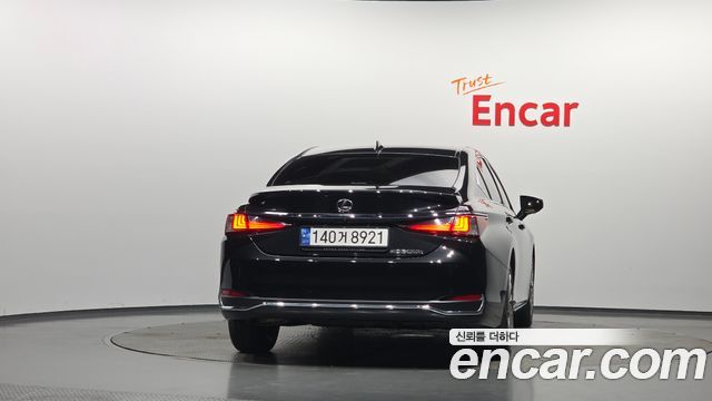 Lexus ES Executive — пробег 61 300 км — фото 4 из 5