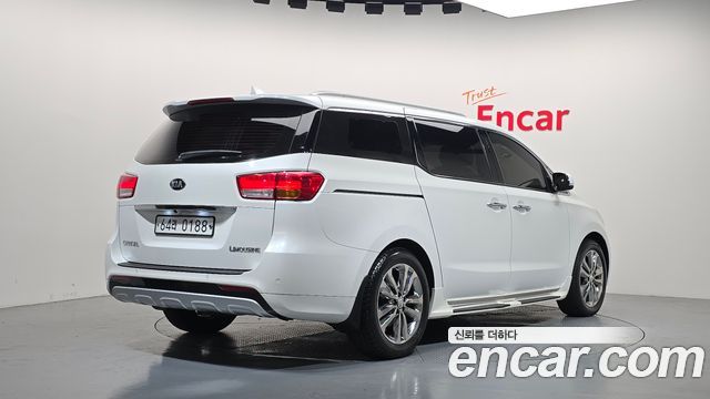 Kia Carnival 7-seater Limousine VIP — пробег 56 636 км — фото 2 из 5
