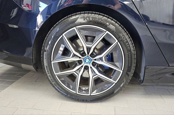 BMW i5 eDrive 40 M Sport — пробег 51 152 км — фото 5 из 5