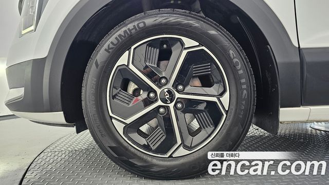 Kia Niro Prestige — пробег 49 955 км — фото 5 из 5