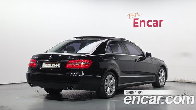 Mercedes-Benz E-Class E350 4MATIC Avantgarde — пробег 69 414 км — фото 2 из 5